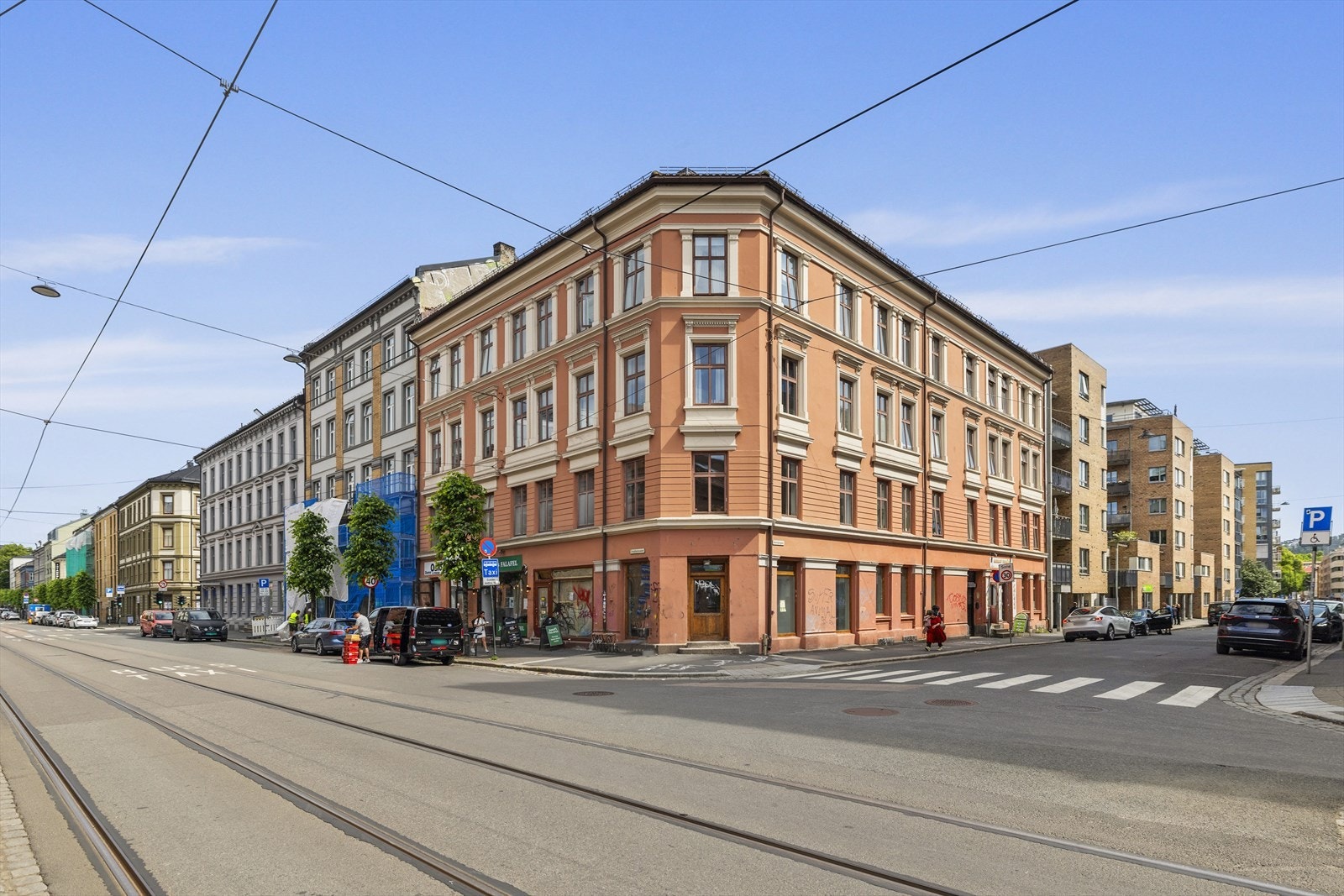 Går du ca. 8 minutter oppover kommer du til Ringnes Park med butikker, treningssenter og Ringen kino. Gangavstand til Oslo sentrum Galleribilde