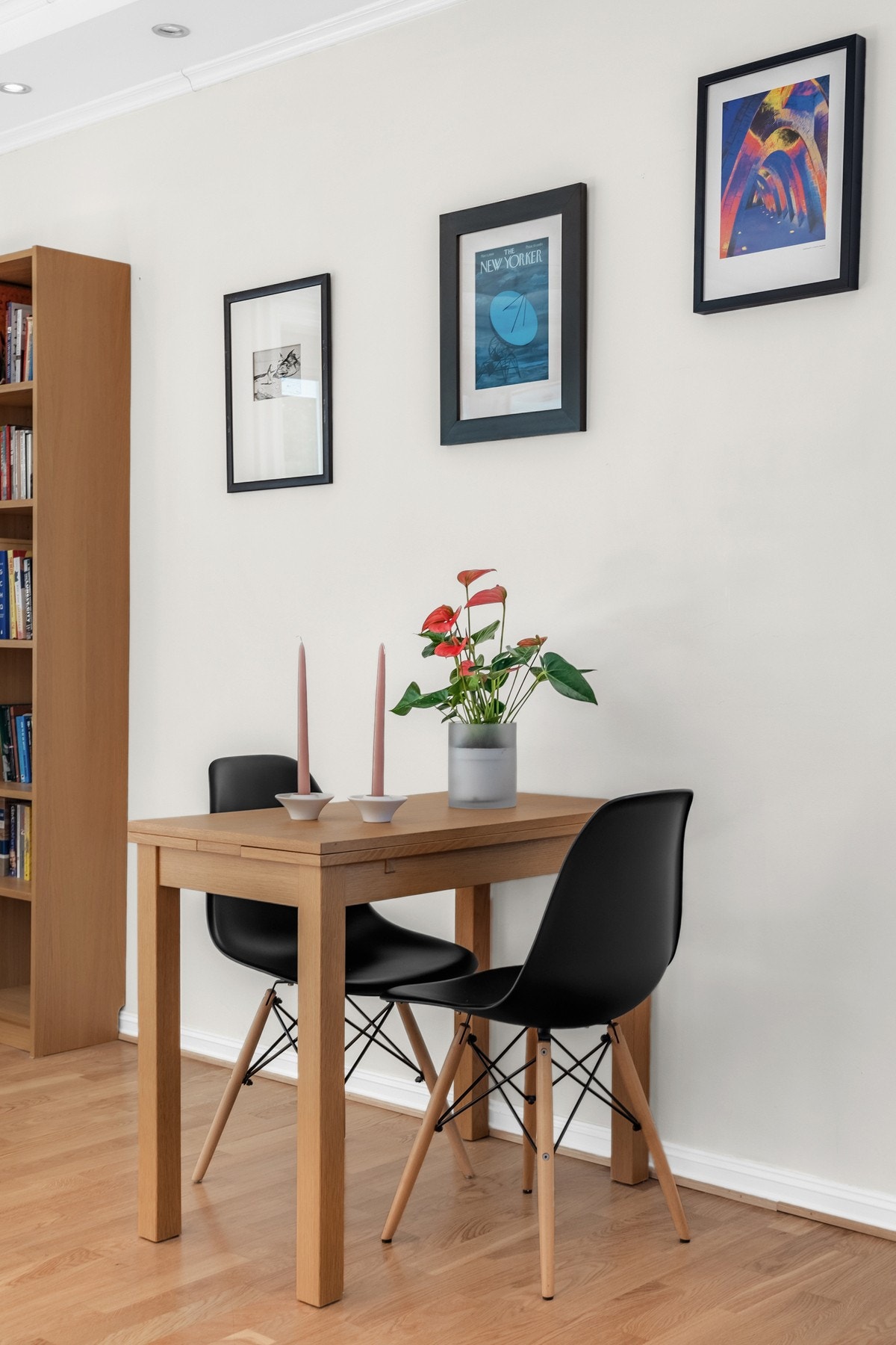 Det er avsatt plass til en koselig spisegruppe som gir en flott soneinndeling. Galleribilde