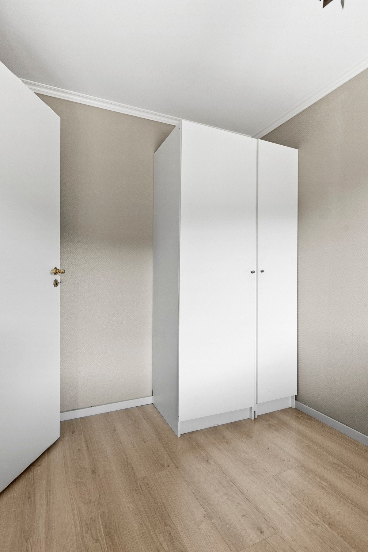 God lagringsplass i tilhørende garderobeskap. Galleribilde