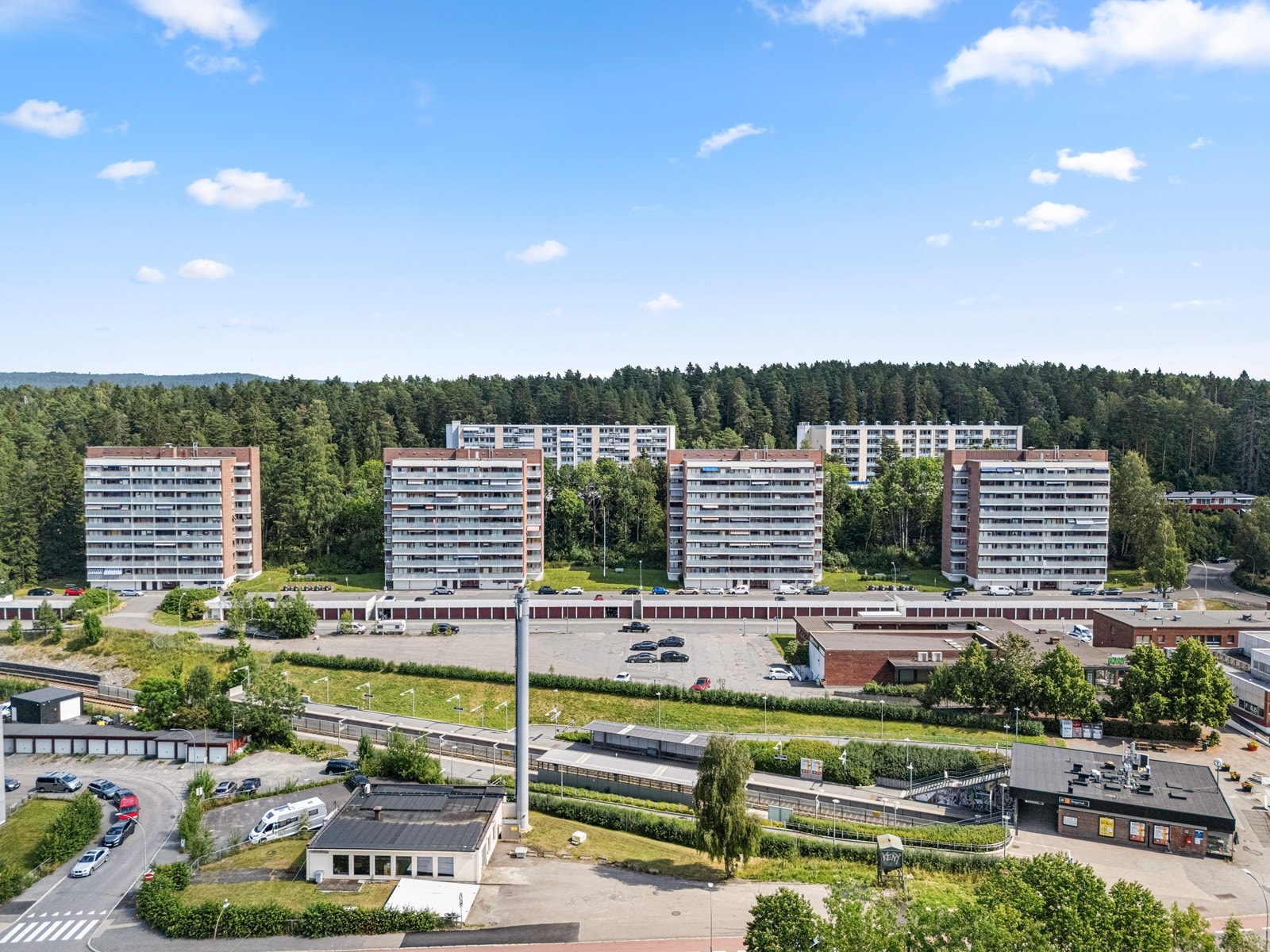 Bogerud tilbyr et trygt og populært bomiljø med nærhet til Østensjøvannet, Bogerud Senter og kollektivtransport. Galleribilde