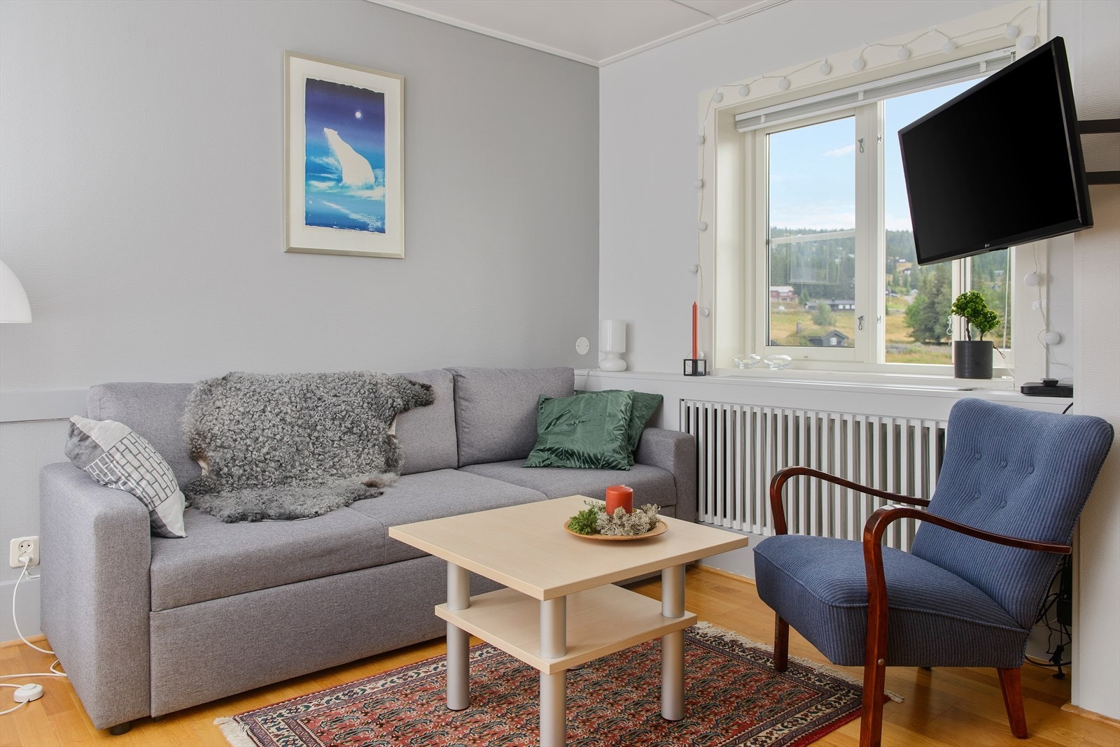 Her er det rom for sofagruppe og spisemøblement om ønskelig Galleribilde