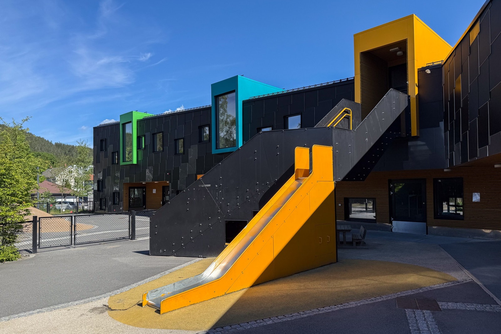 Kilden barnehage ligger kun 450 meter fra leiligheten. Galleribilde