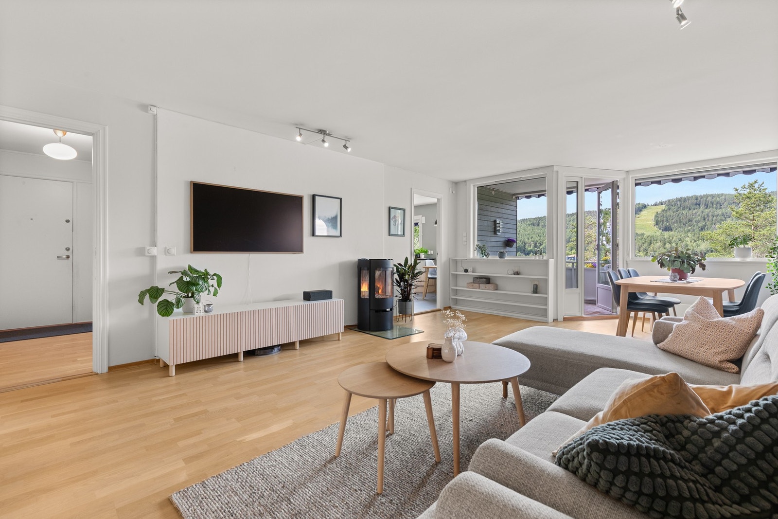 Velkommen til Årvollia 5 - Fantastisk utsiktsleilighet med marka som nærmeste nabo. Galleribilde