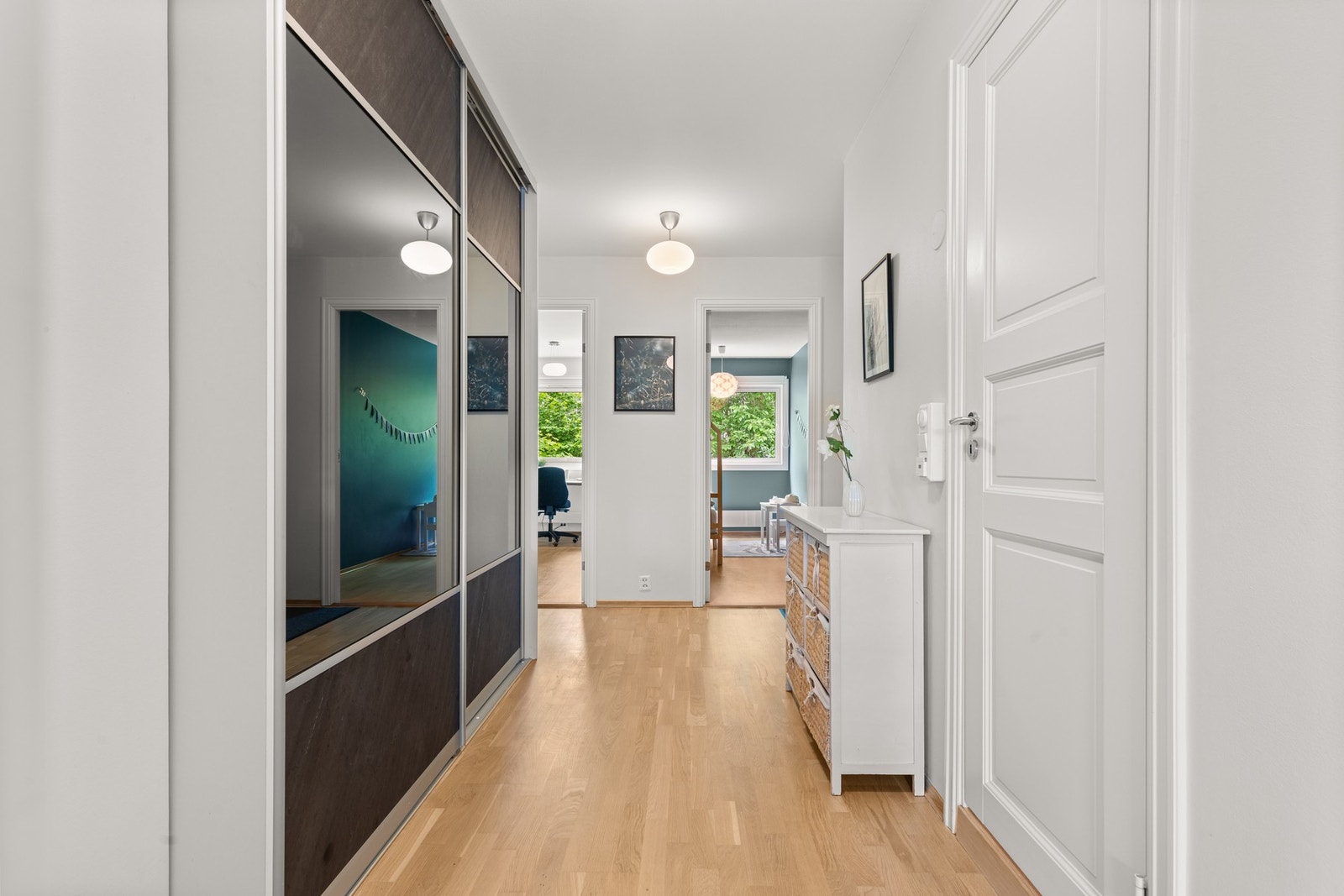 Entré. Galleribilde