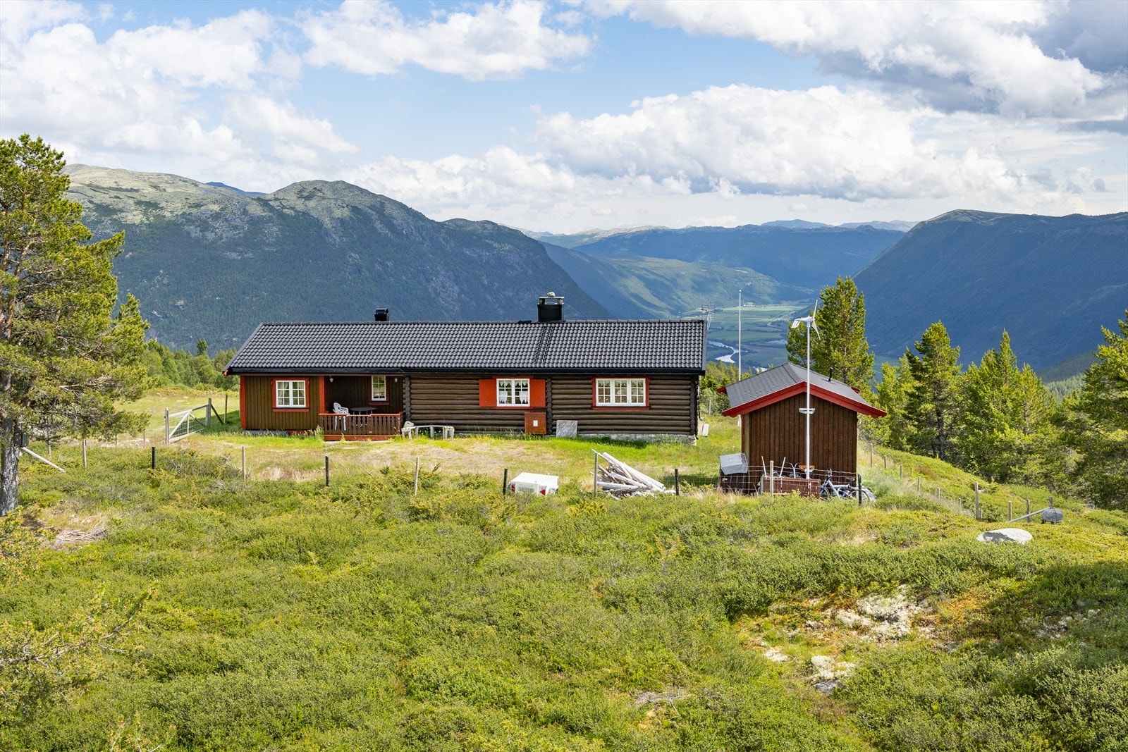 Eiendomsmegler 1 v/Anders Øium presenterer Rostbakkvegen 45! Galleribilde