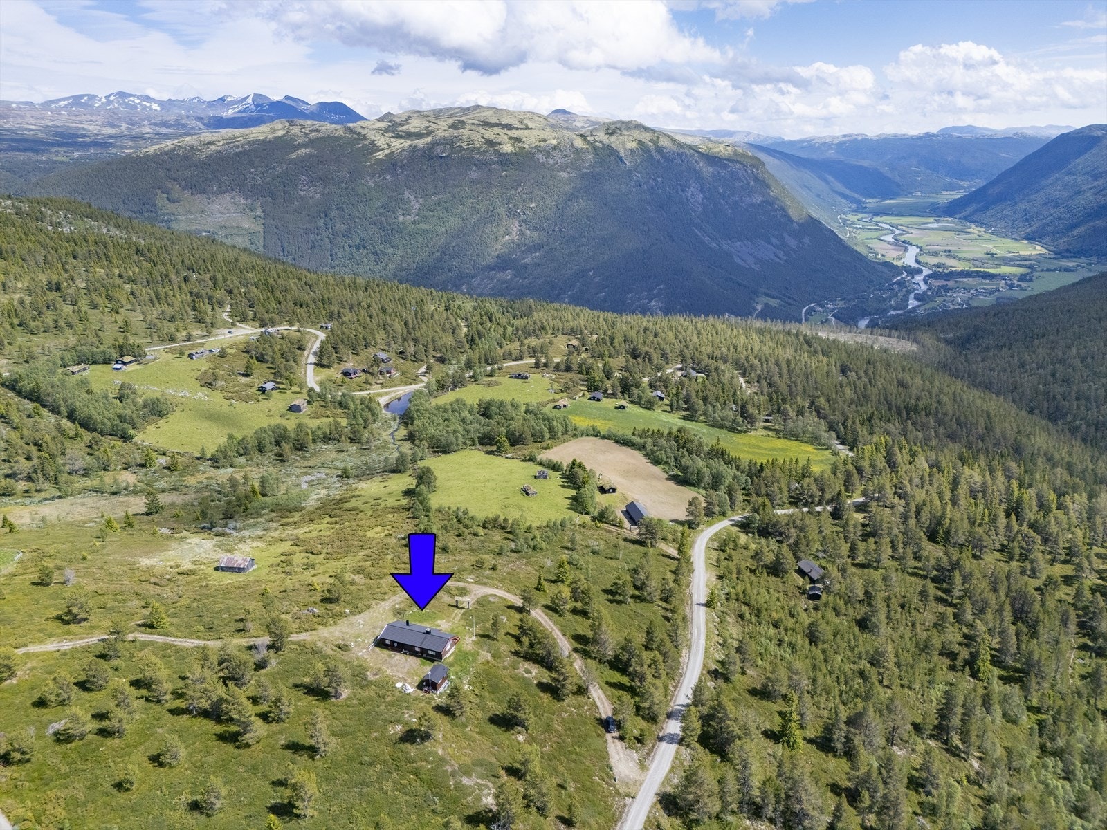 På grunn av nærhet til snaufjellet er området også et populært sted for turer på randonnee. Galleribilde