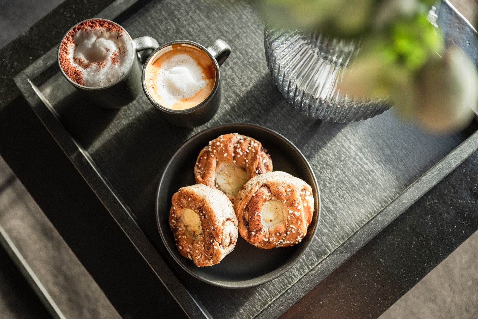 For deg som ikke ønsker å bruke tid på innkjøp til din nye leilighet kan det ordnes slik at du får den fullt utstyrt og innredet av en interiørarkitekt. Galleribilde