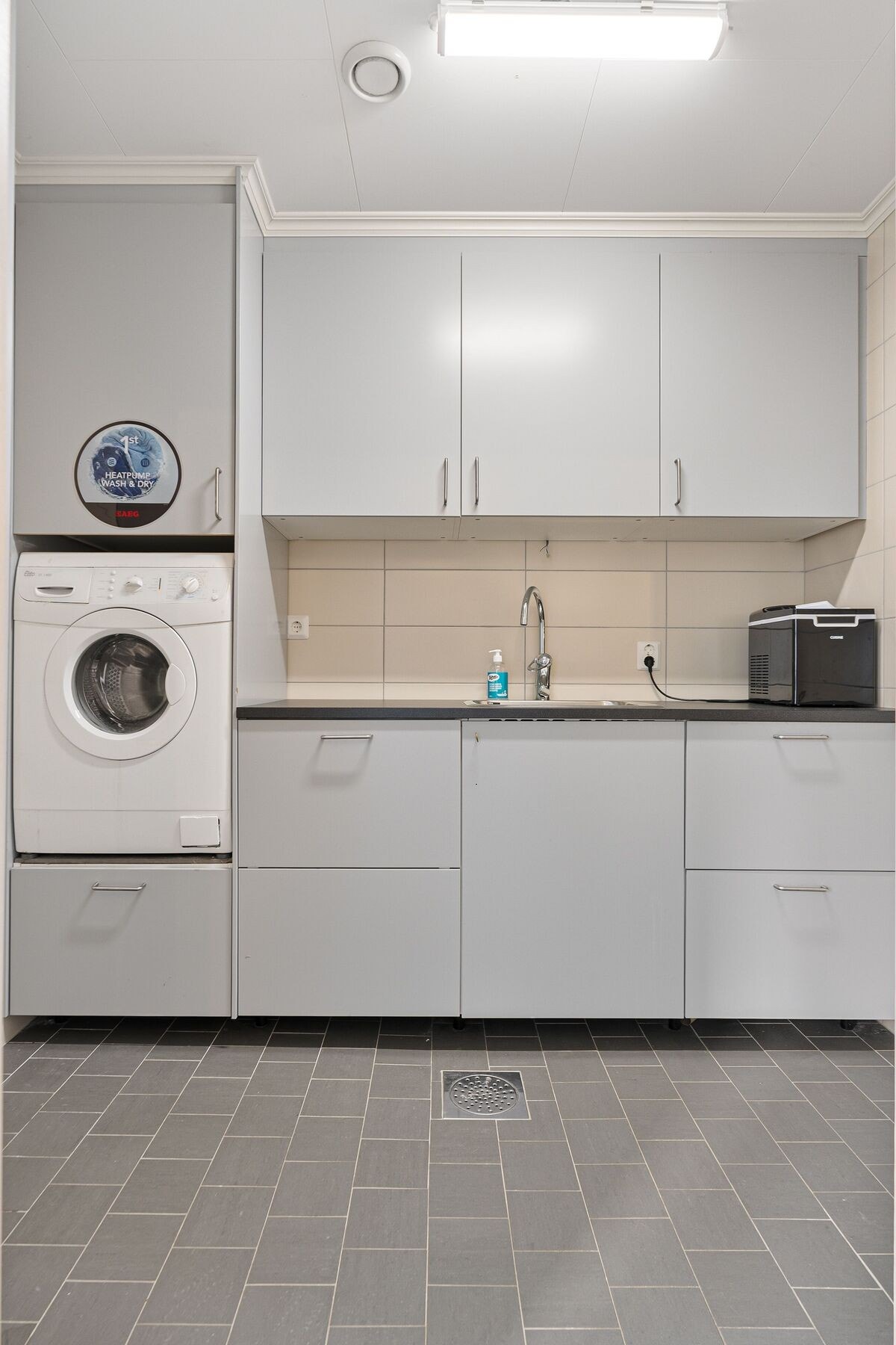 Romslig vaskerom i tilknytting til entreen Galleribilde