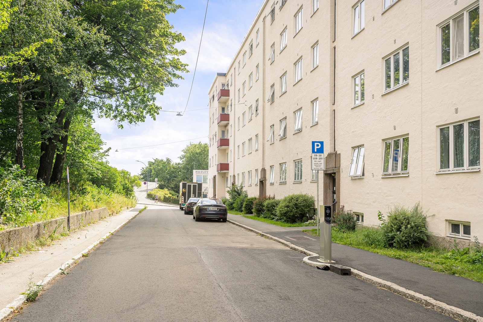 Leiligheten har en skjermet og meget sentral beliggenhet på Sinsen. Galleribilde
