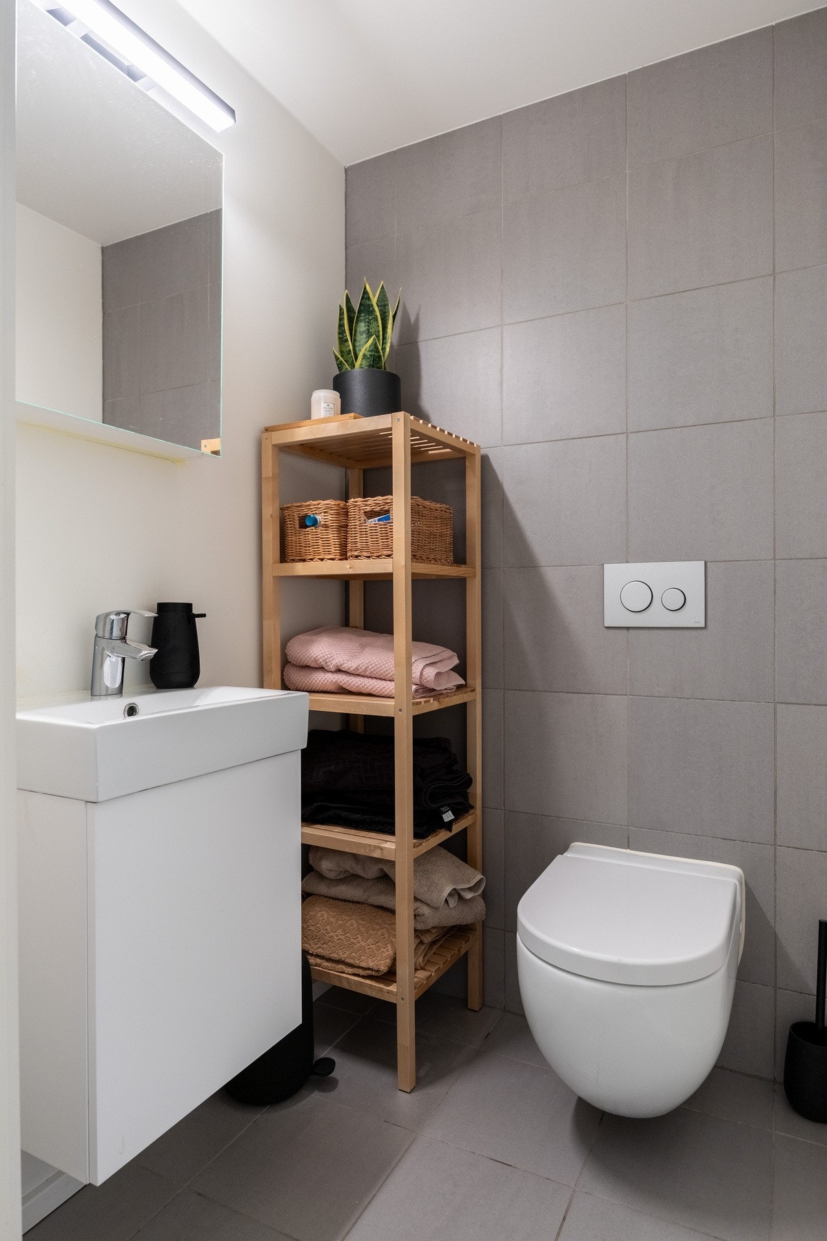 Praktisk gjestetoalett. Galleribilde