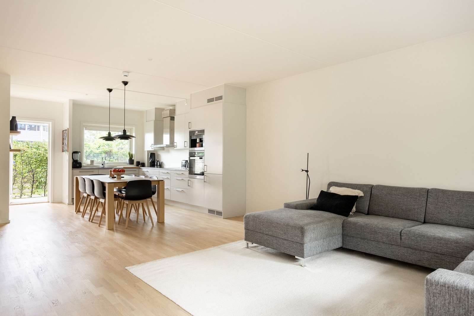 Leiligheten er lys og delikat. Galleribilde