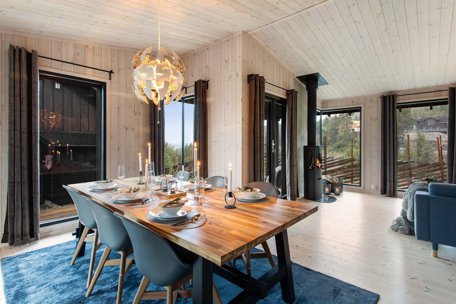 Fra rommet er det utgang til vestvendt terrasse Galleribilde