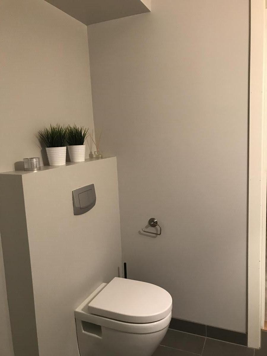 Bad med vaskemaskin Galleribilde