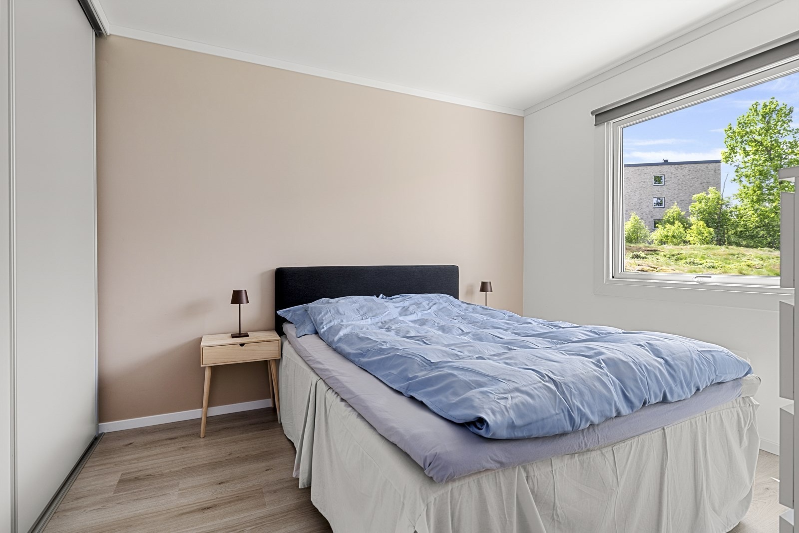 Soverom ll Galleribilde