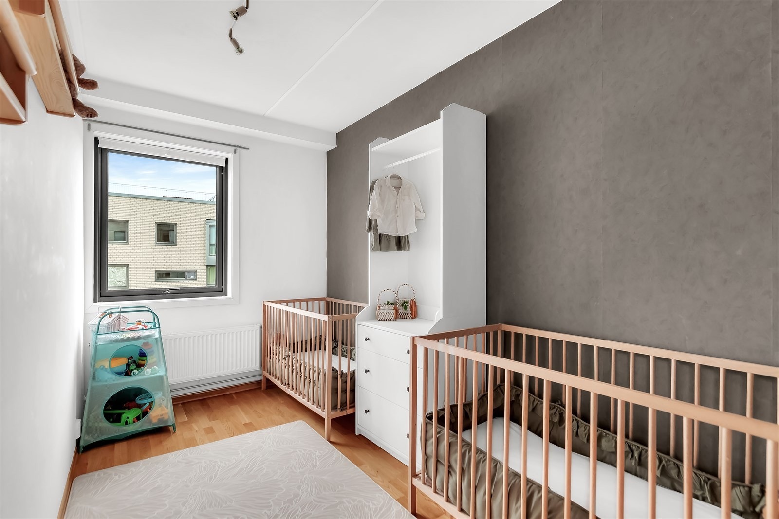 Soverom 3 er ideelt som barnerom, og bidrar til at dette er en svært familievennlig bolig. Galleribilde