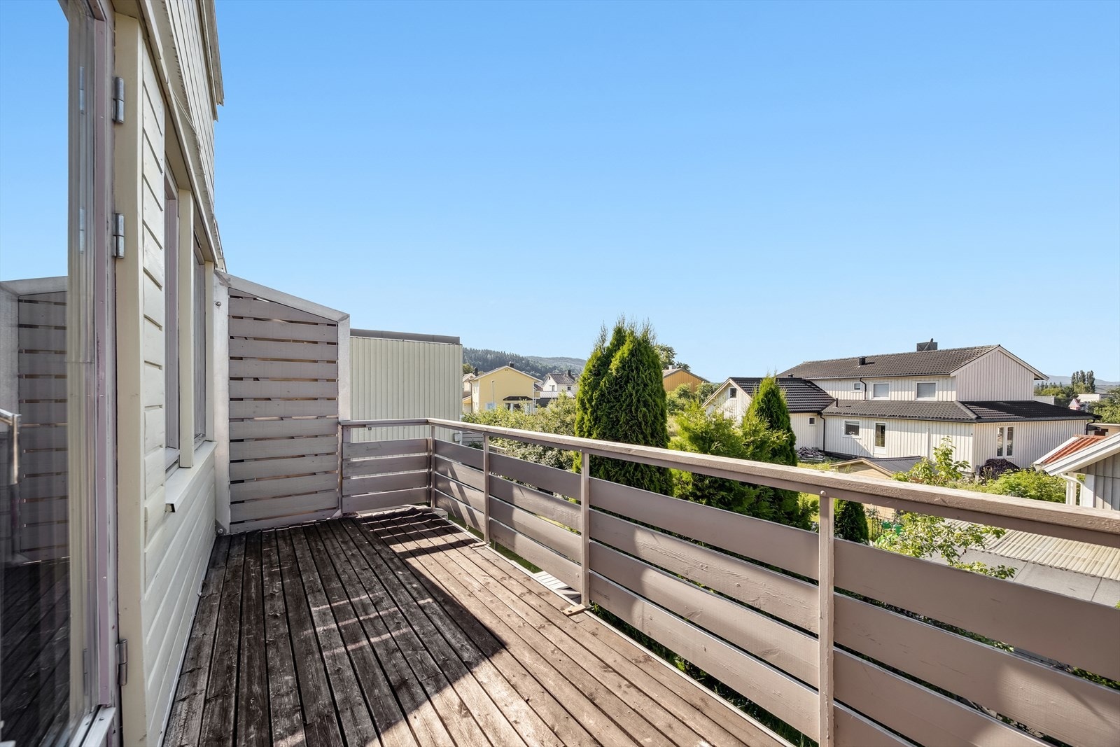 Her kan du nyte flere gode soltimer i lune omgivelser! Galleribilde