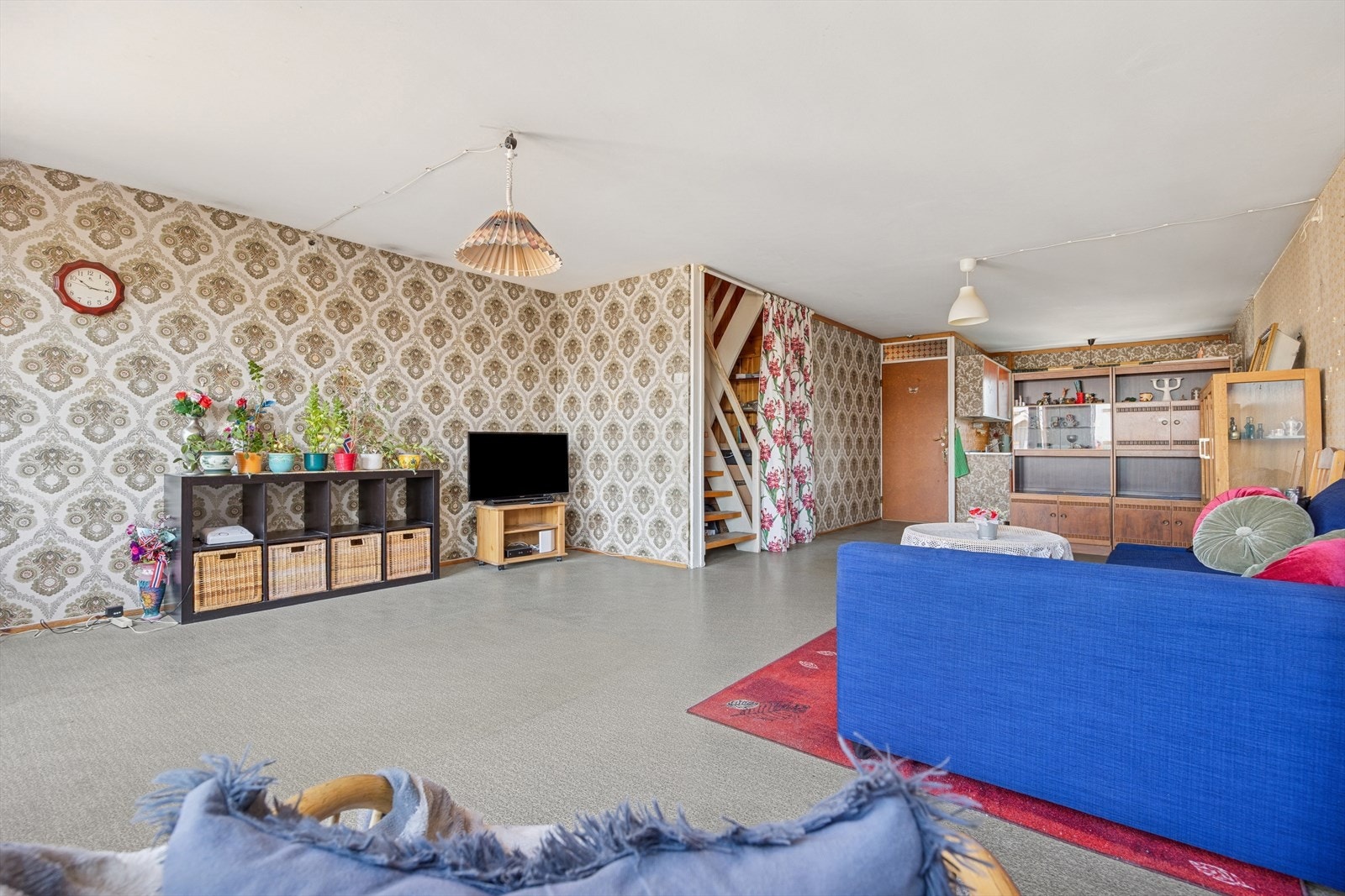 Denne leiligheten har et perfekt utgangspunkt for deg som ønsker å sette ditt eget preg på hjemmet og skape drømmeboligen fra bunnen av! Galleribilde