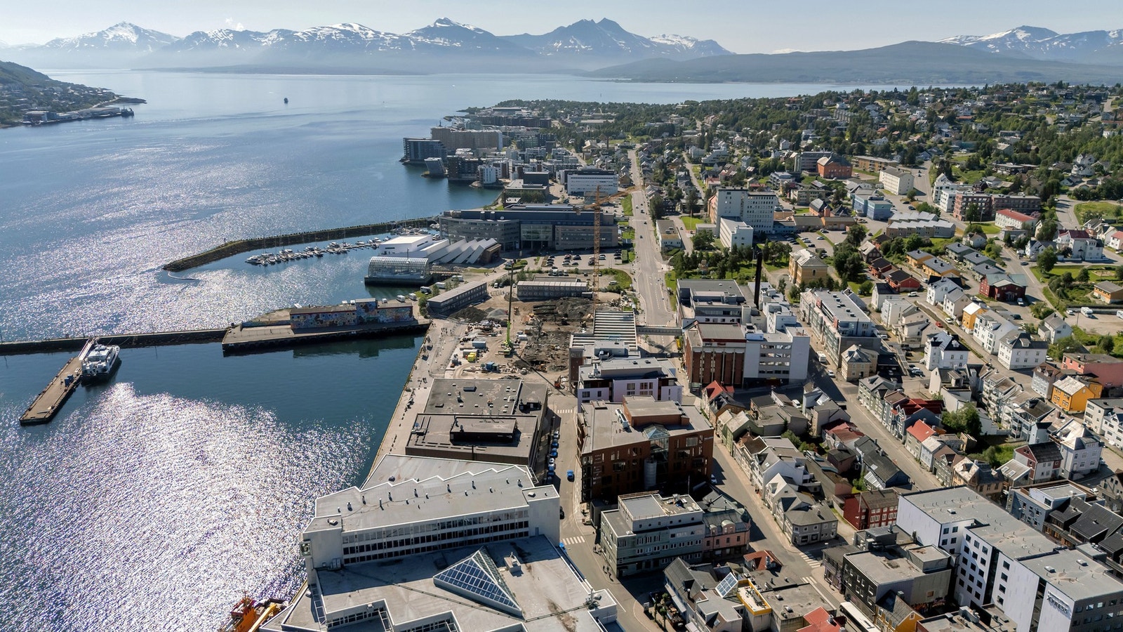 Leiligheten ligger i sørenden av Storgata - et attraktivt område med kort vei til promenade langs sjøen mot Telegrafbukta Galleribilde