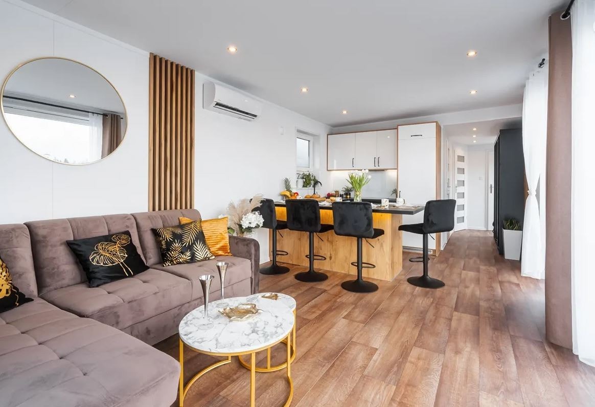 Royal, DMK Galleribilde