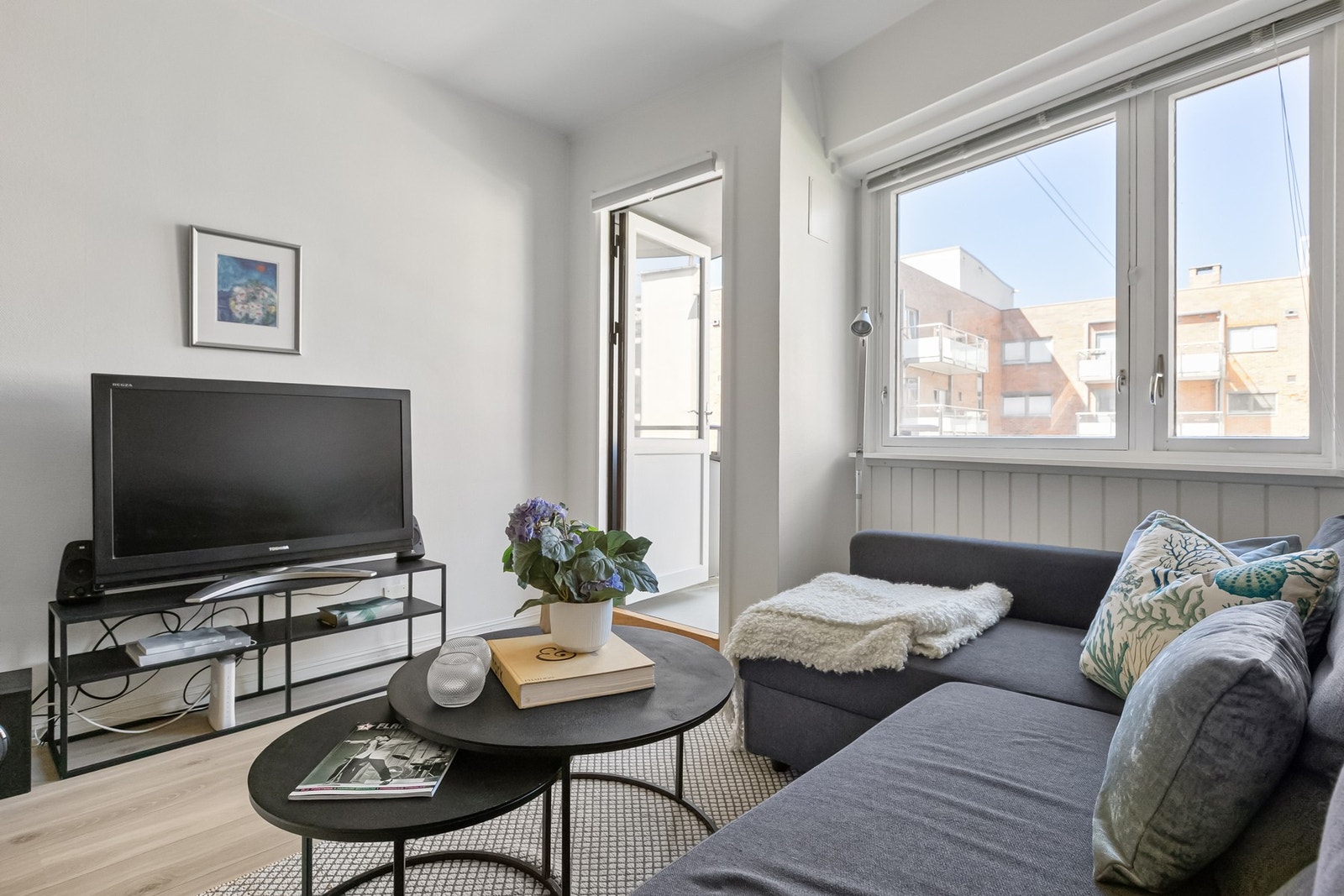 Leiligheten er lys med god takhøyde og ligger sentralt på Majorstuen med "alt" du trenger rett rundt hjørnet. Galleribilde