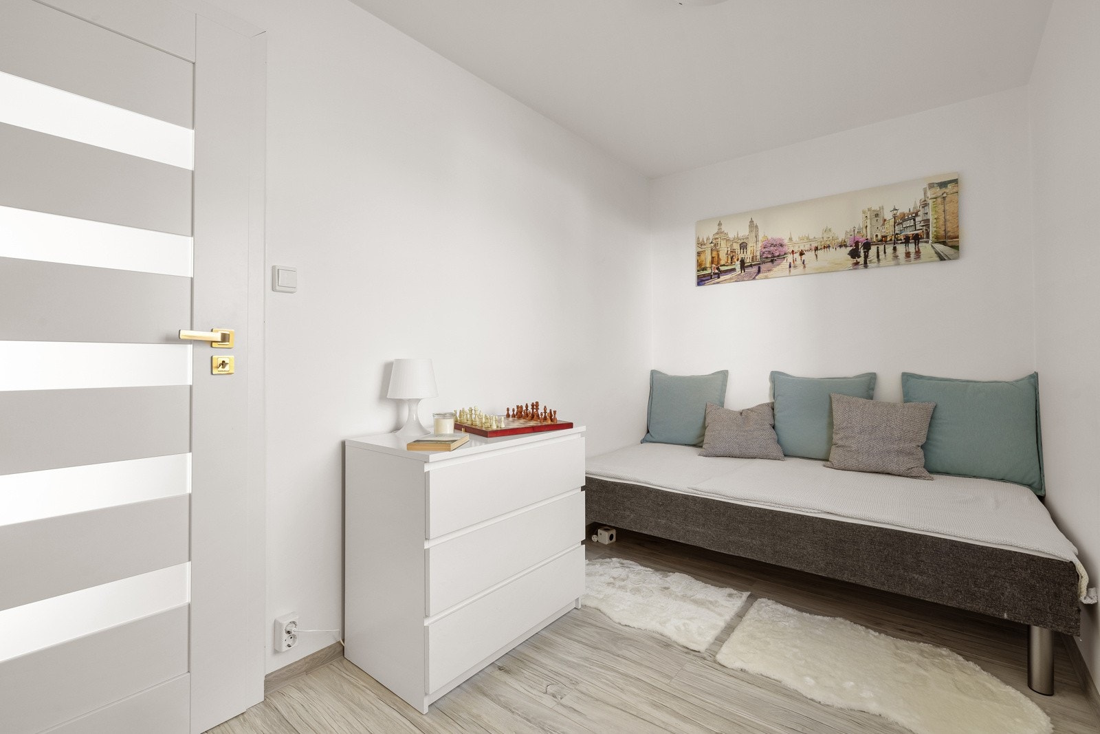 Plass til seng og annet ønskelig møblement. Galleribilde