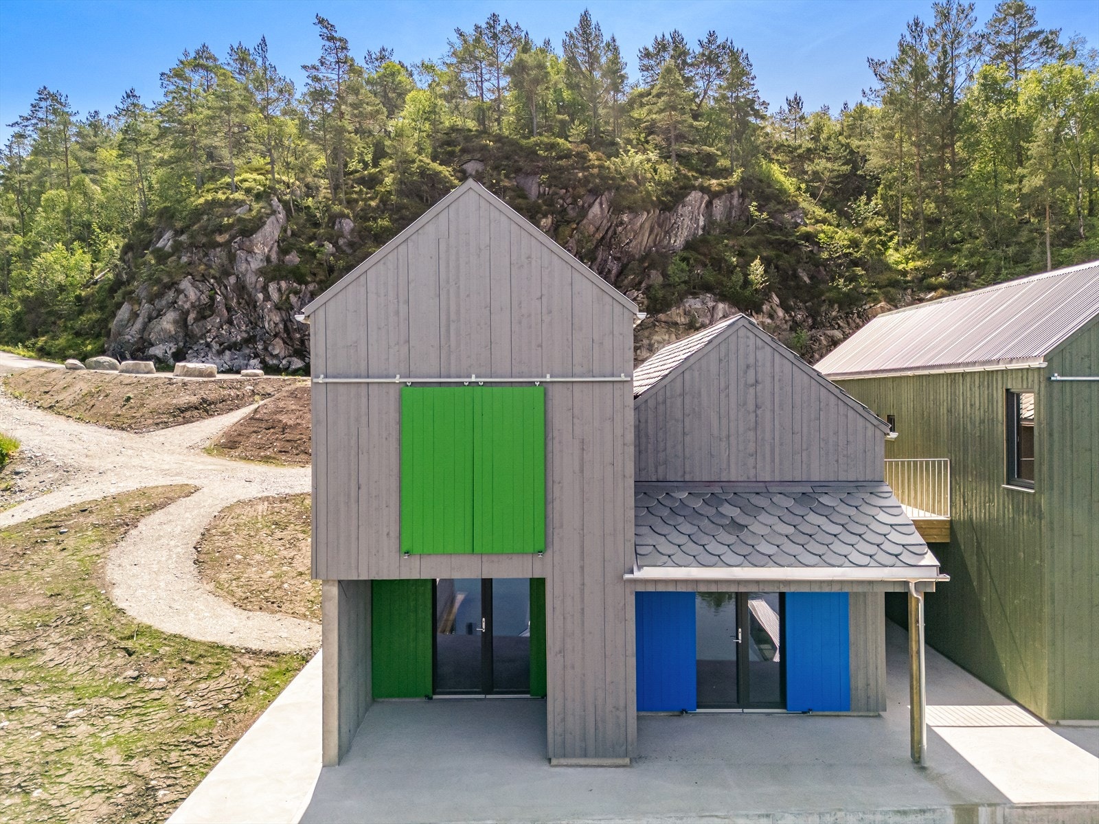 Naust 6B - i 2. etasje m/grønn dør er solgt Galleribilde