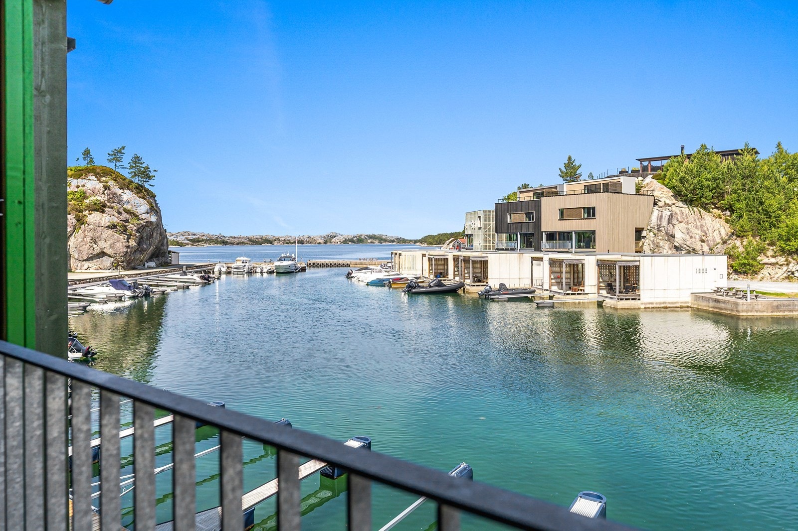 Utsikt fra naust i 2 etasje Galleribilde