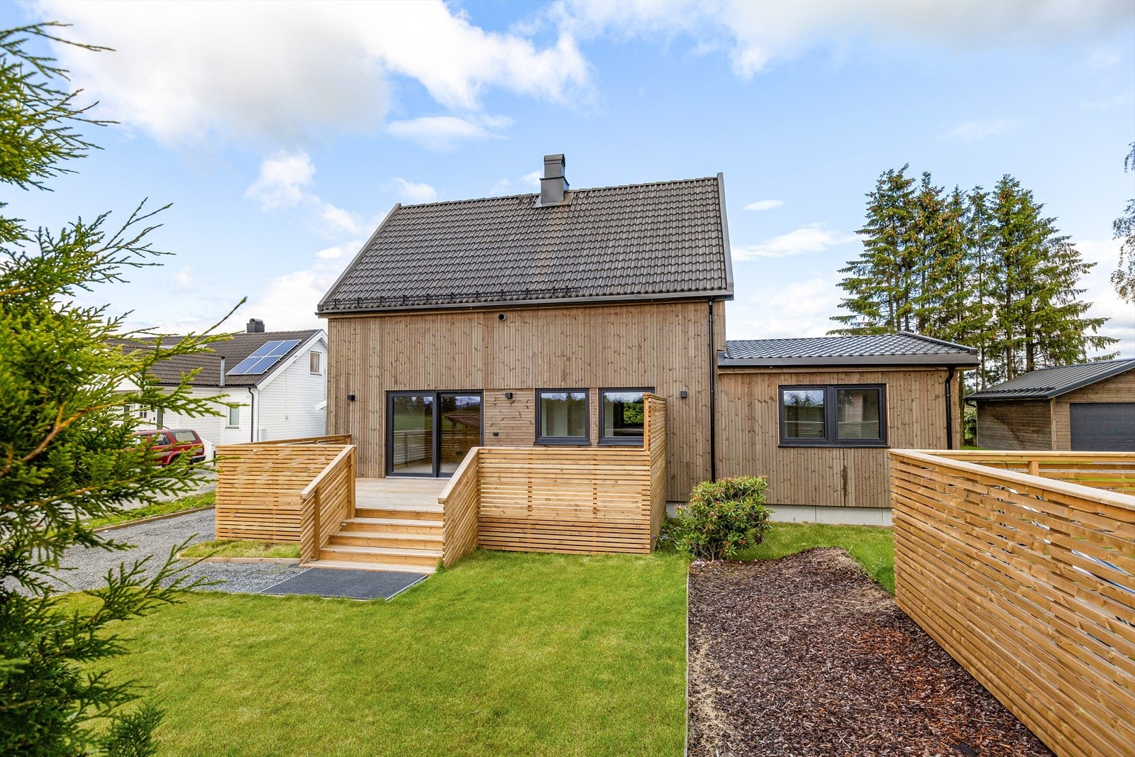 Velkommen til Tuenveien 4B, presentert av Malin Goa i Nordvik Lillestrøm! Galleribilde