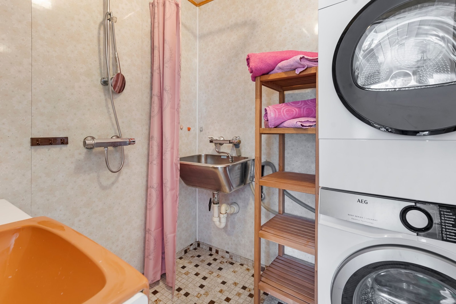 Eget vaskerom i gangen (1 etasje) Galleribilde