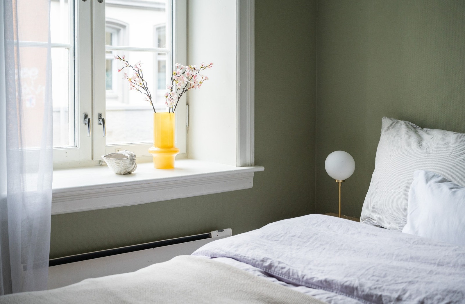 Her kan morgenkaffen nytes fra sengekanten. Beliggenheten er tilbaketrukket, men samtidig meget sentral. Galleribilde