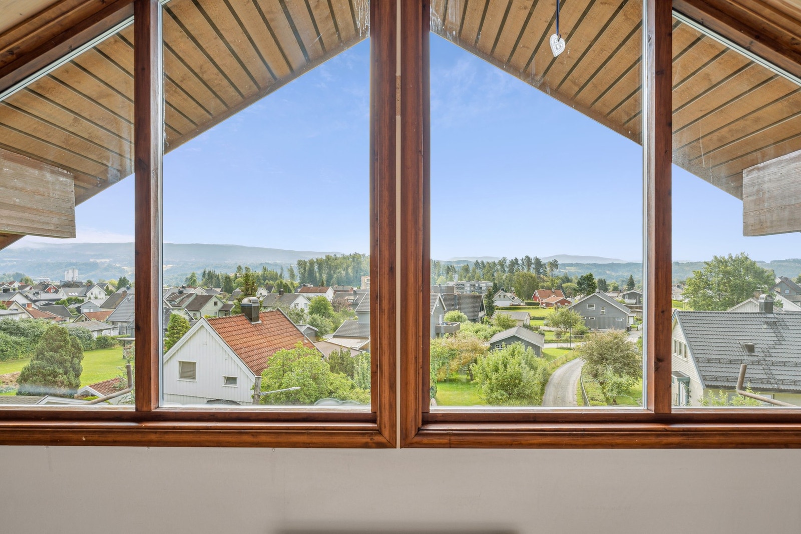 Herlig utsikt fra loftstuen! Galleribilde