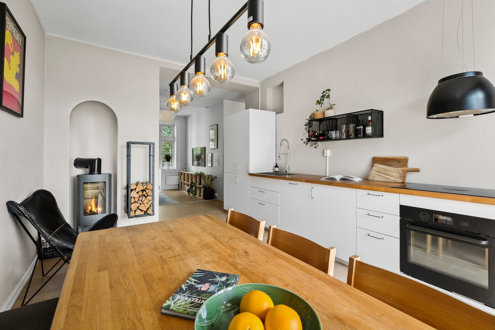 Om du vil får du plass til minst 20 gjester ved et langbord her! Galleribilde