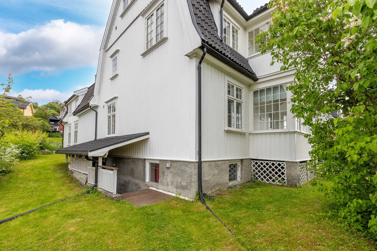 Nedgang til hybelen i kjelleretasjen. Galleribilde