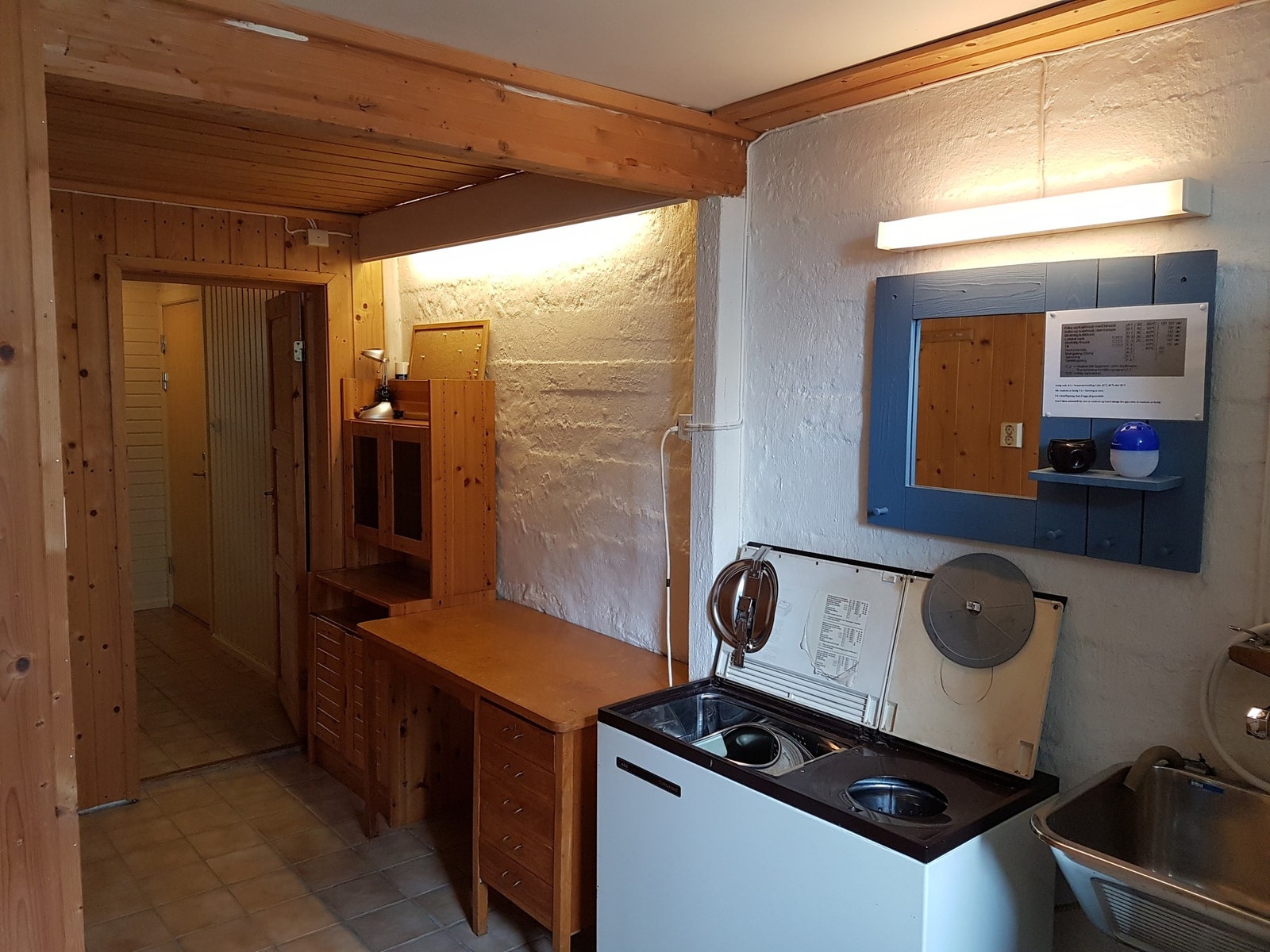 I kjelleren finner man også et vaskerom som benyttes av leietaker. Galleribilde