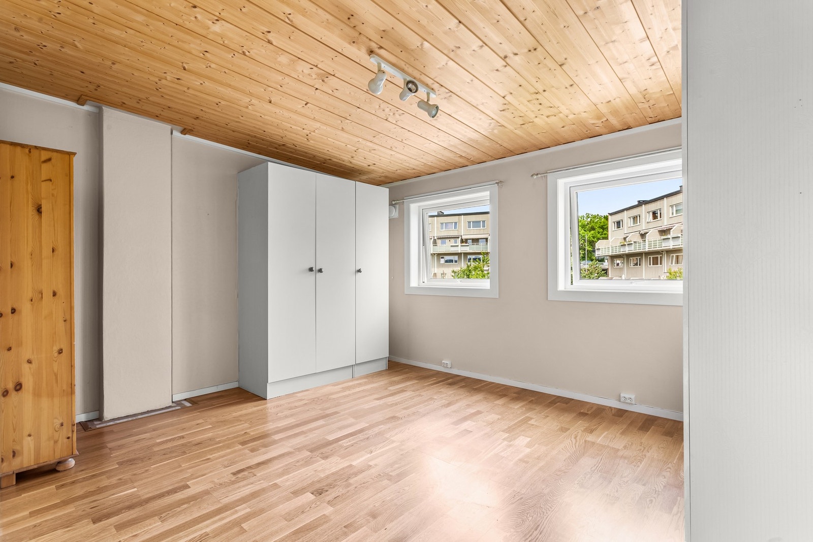 Soverommet i 4. etasje var opprinnelig 2 soverom, og kan enkelt tilbakeføres ved behov. Galleribilde