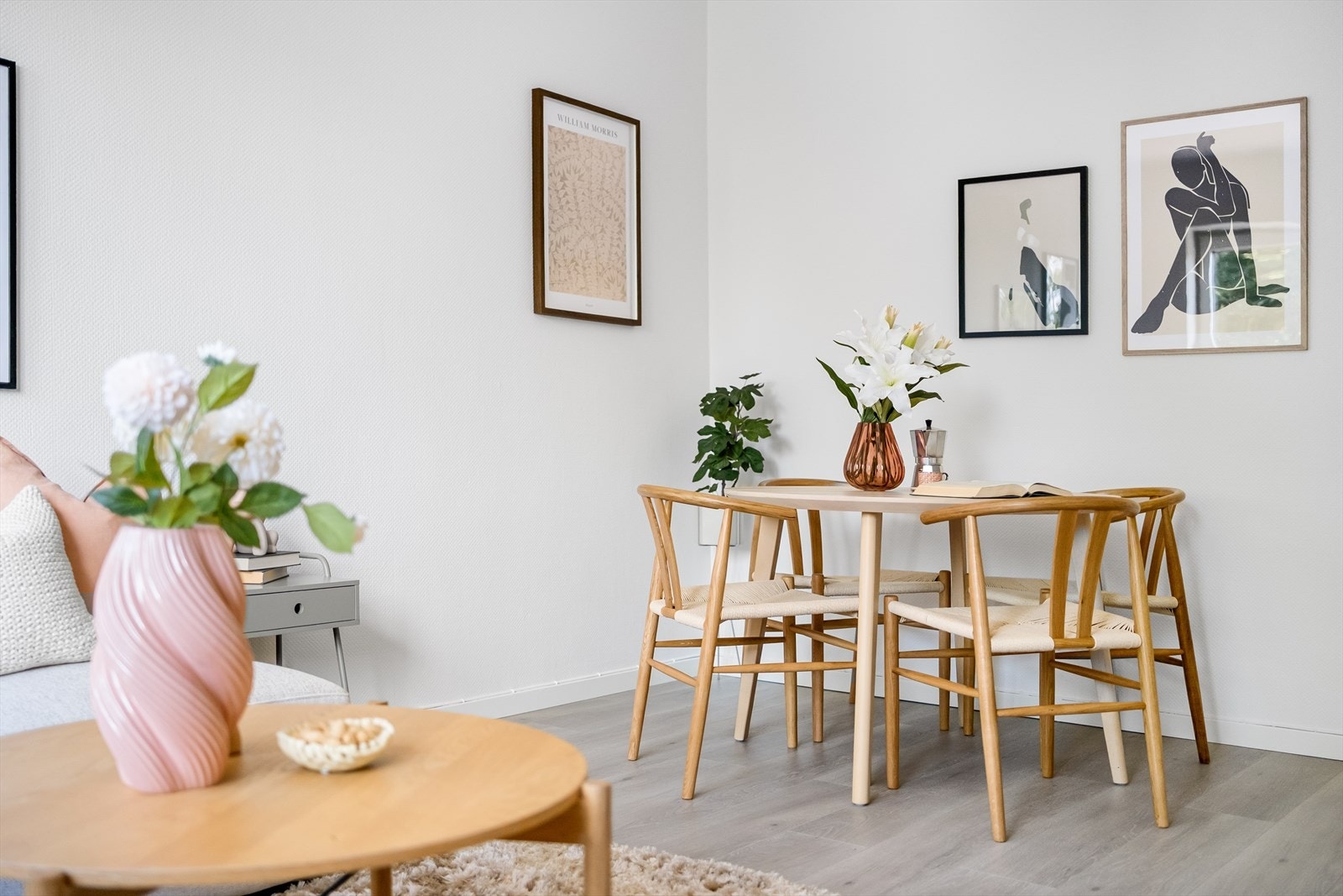 Varmtvann, fyring og internett er inkludert i felleskostnadene. Galleribilde