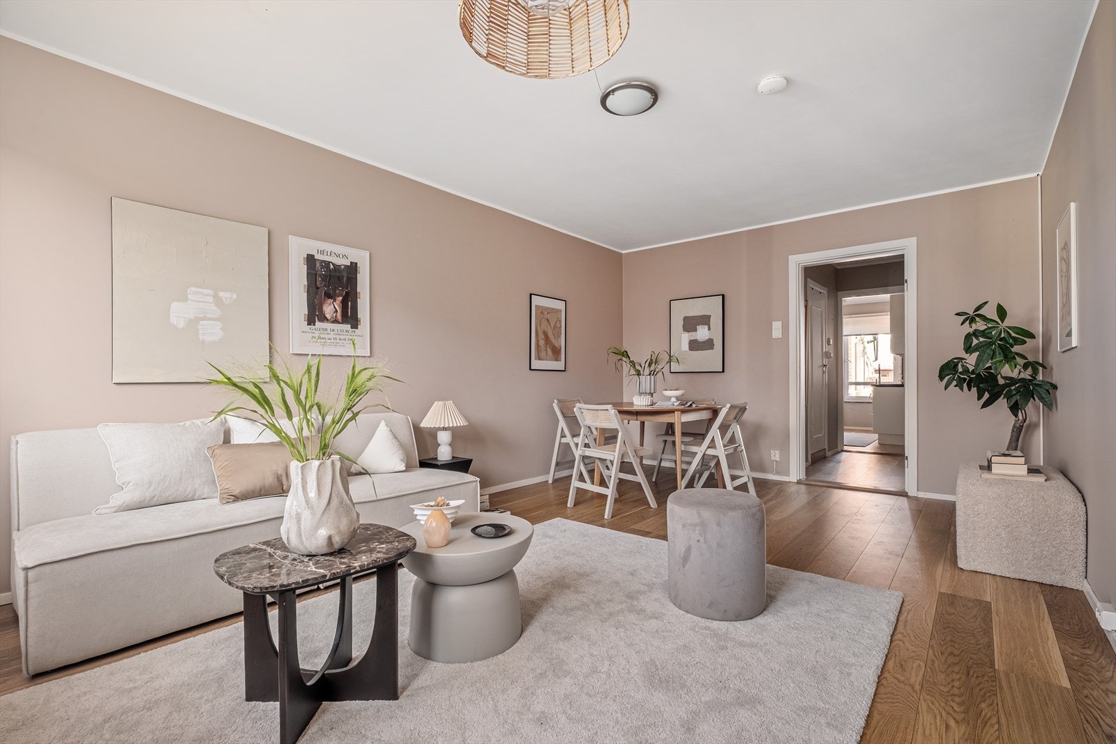 - Fjernvarme og fibernett er inkludert i felleskostnadene - Galleribilde