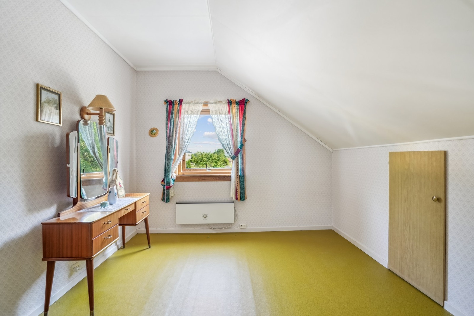 I tillegg til de 2 soverommene på loft er det også en praktisk bod, denne er ikke avbildet Galleribilde