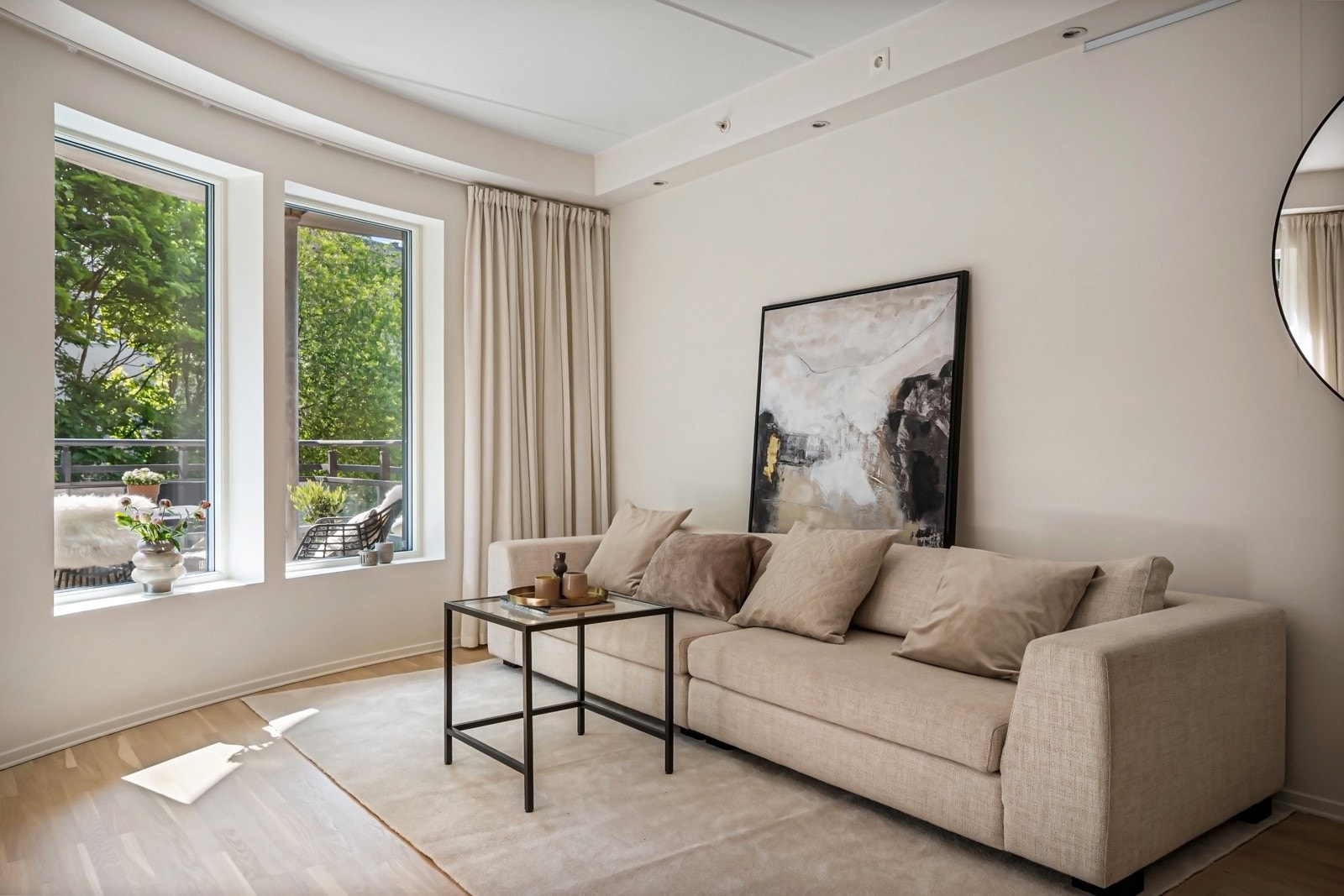 Det er et meget bra inneklima i leiligheten. Leiligheten har balansert ventilasjon med høy grad av varmegjenvinning. Galleribilde