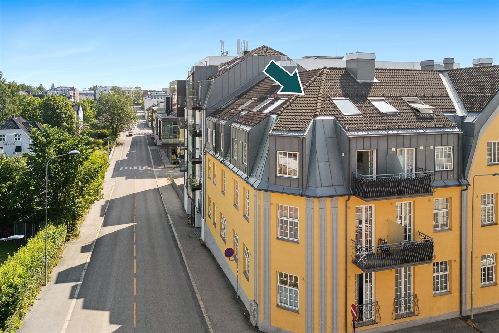 Lys og pen 3-roms eierleilighet med spennende planløsning i Hamar sentrum. Galleribilde