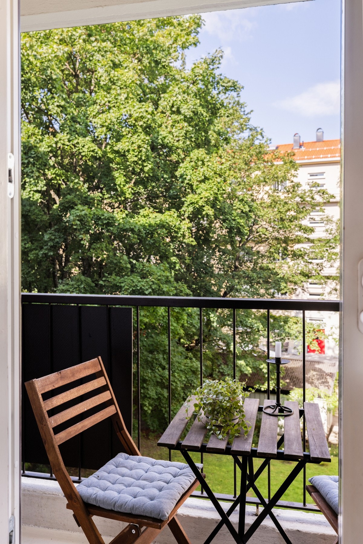 Fra stuen har du utgang til vestvendt balkong. Galleribilde