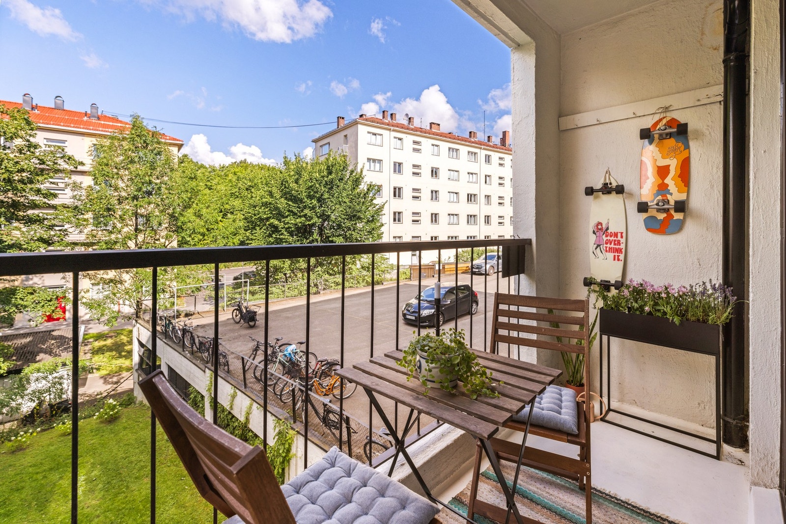 Flytt rett inn i en leilighet med umiddelbar nærhet til alt du skulle trenge. Galleribilde