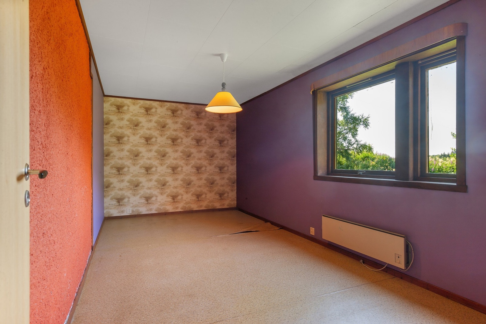 Disponibelt rom i underetasje. Selger har brukt rommet til en ekstra stue Galleribilde