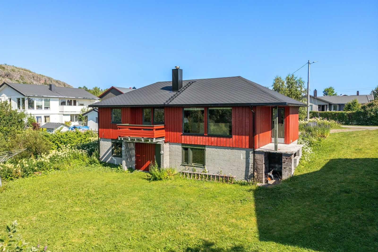 Enebolig med flott beliggenhet i naturskjønne omgivelser Galleribilde