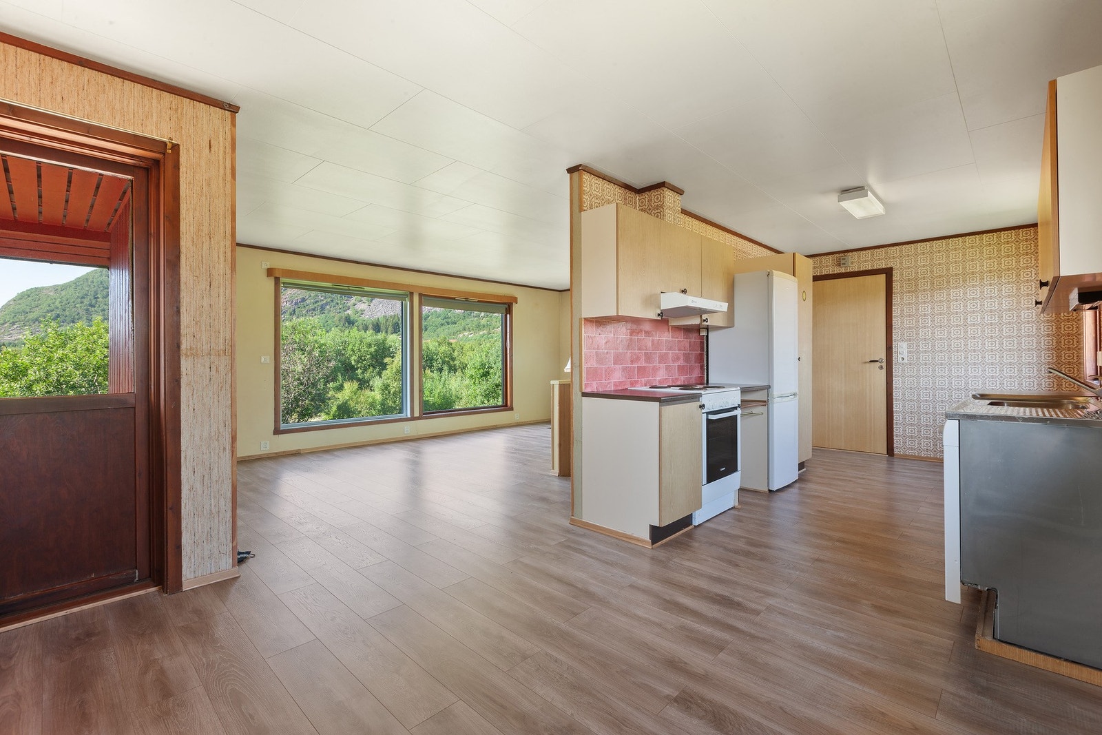 Fra stue er det utgang til en liten luftebalkong Galleribilde