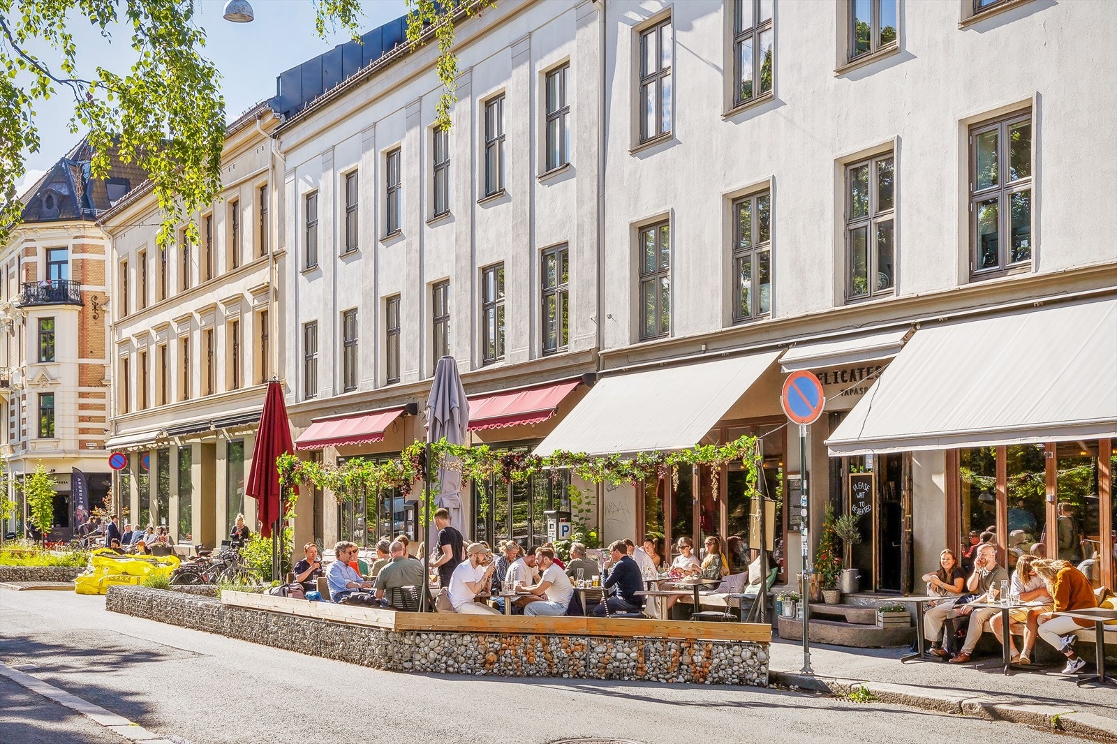 Resten av Løkka byr på restauranter, uteserveringer mm. Galleribilde