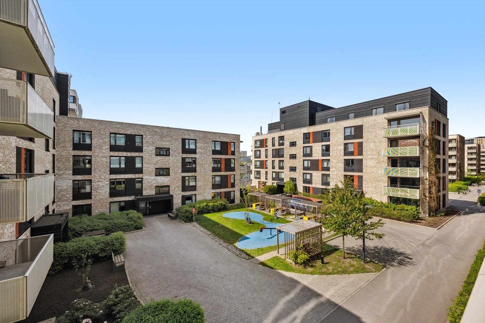 Velkommen til Hans Nordahls gate 48! området er pent opparbeidet med grøntarealer Galleribilde