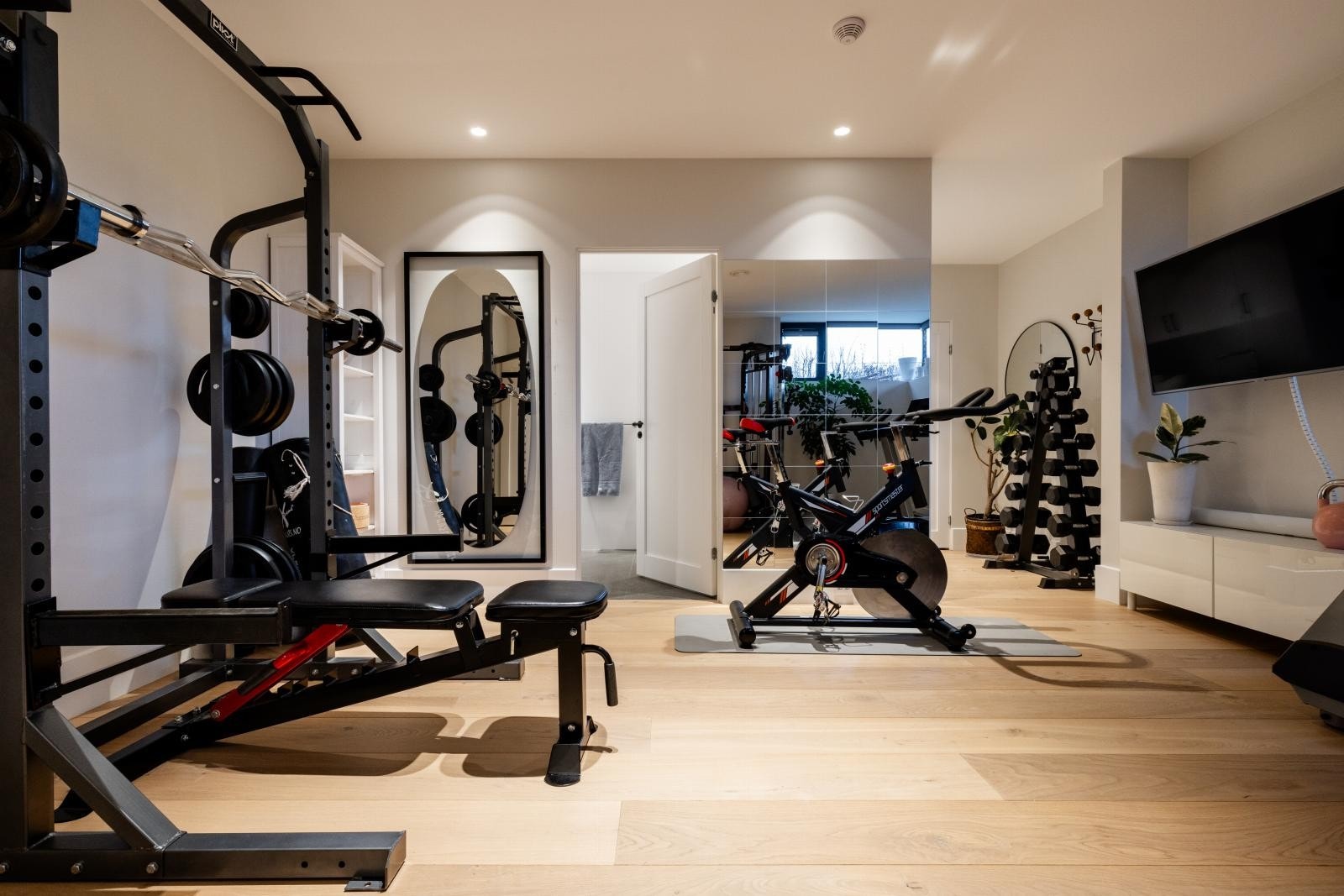 Dagens trimrom er byggemeldt som et fullverdig soverom med tilhørende bad og kjøkken med alle fasiliteter Galleribilde