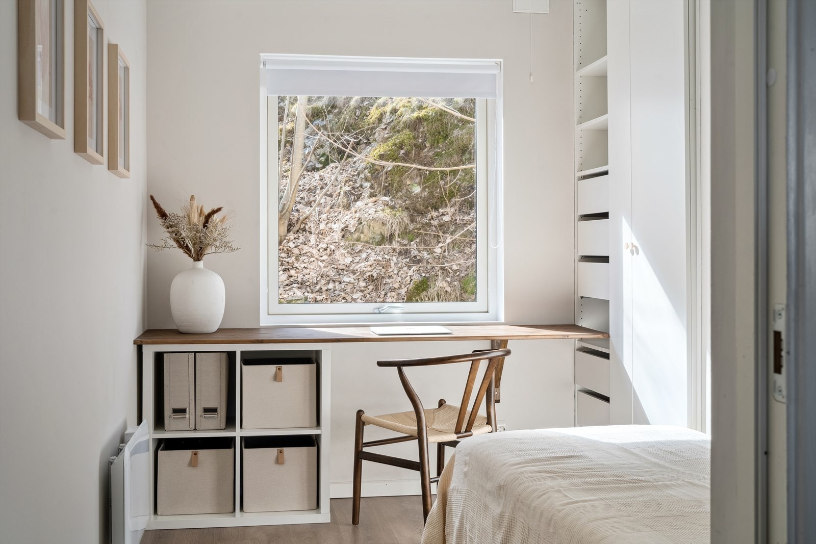 Leilighetens andre soverom passer utmerket som barnerom, gjesterom eller kontor - alt etter behov Galleribilde