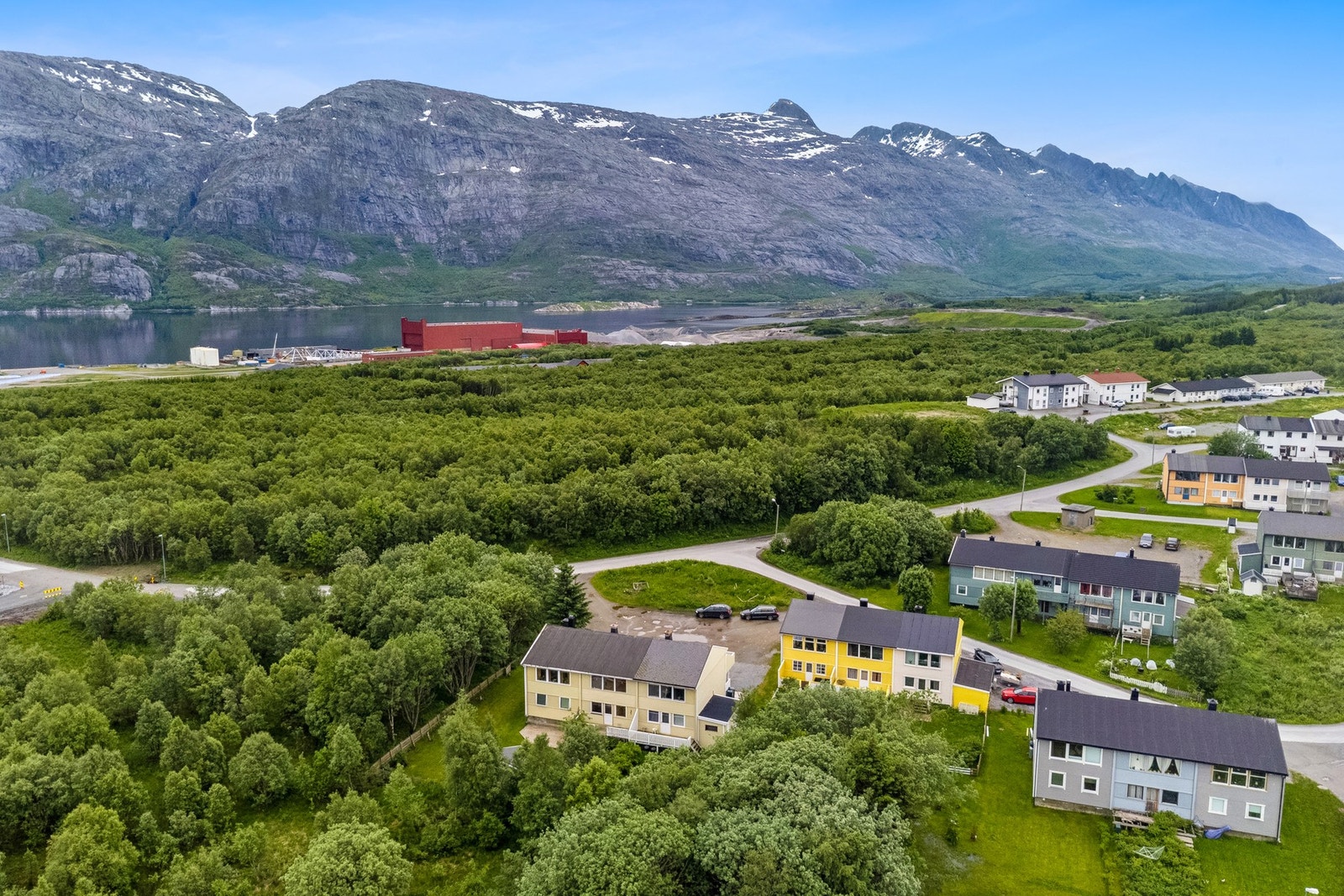 Noen km sørover langs Botnveien finner du Havsbadet, et paradis for barnefamilier og de som ønsker å svømme i havet Galleribilde